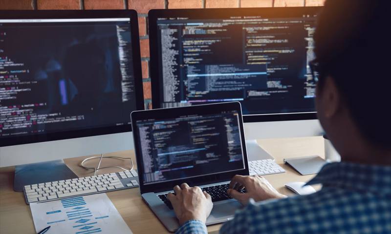 数据科学选型:R与Python如何赋能盐山县网站建设?
